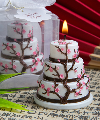 This pretty wedding cake design candle favor makes a sweet treat that looks