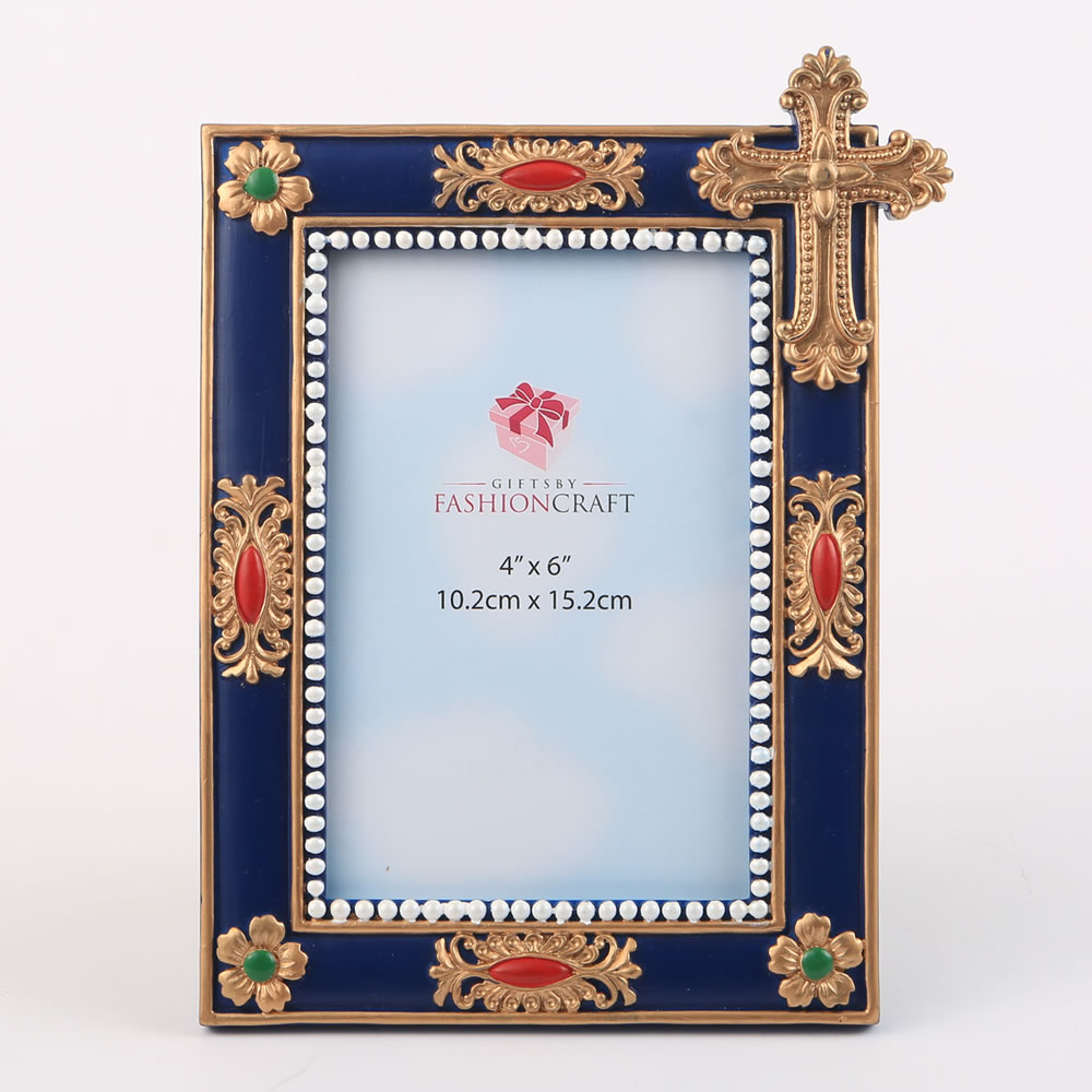 Religious Frame Favors
