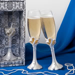 Interlocking Hearts Design Toasting Flutes